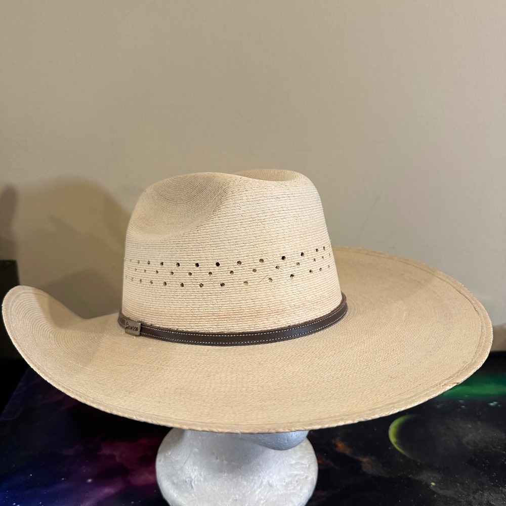 Atwood Hereford Low Crown Straw Cowboy Hat Tan Vented Palm Size 7 3/8 Long Oval